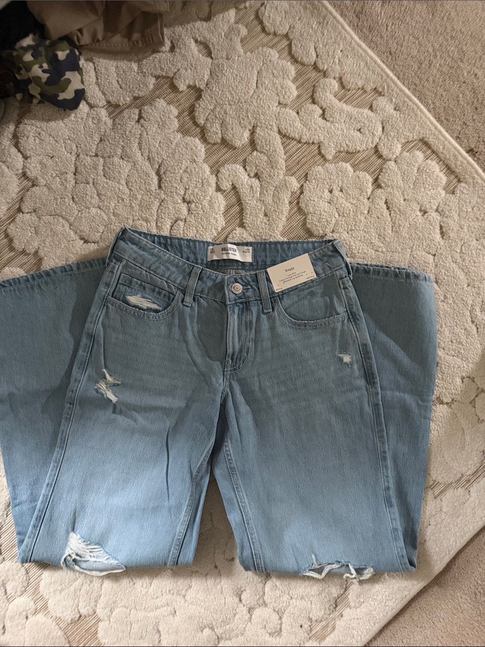 Hollister Light Blue Distressed baggy Jeans nwt 00r
